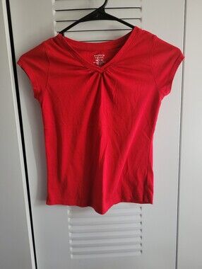 French Toast Red V-Neck Short Sleeve Top Size Medium